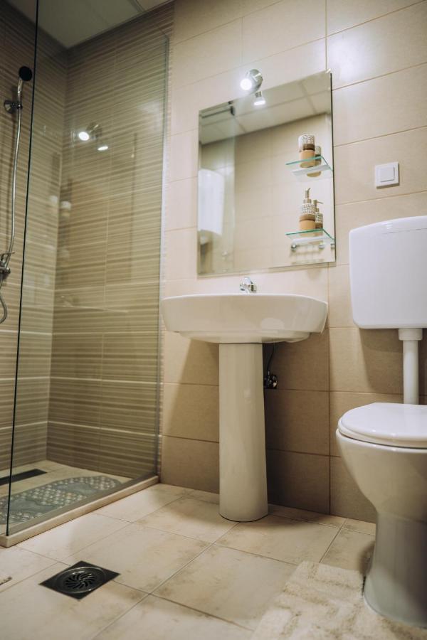 Sana Apartments Ohrid Buitenkant foto